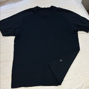 lululemon athletica Men's Dark Tee
